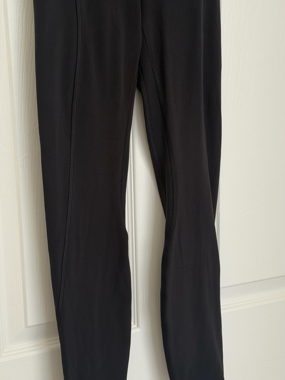 Lululemon Aligns w/ Pockets in Black - Picture 7 of 16